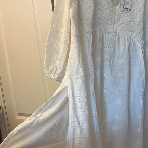 White Cotton eyelet and embroidered dress or tunic - Picture 4 of 6